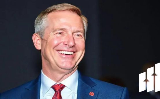 Canadian CEOs Urge Mark Carney to Adopt US-Style Tax Cuts