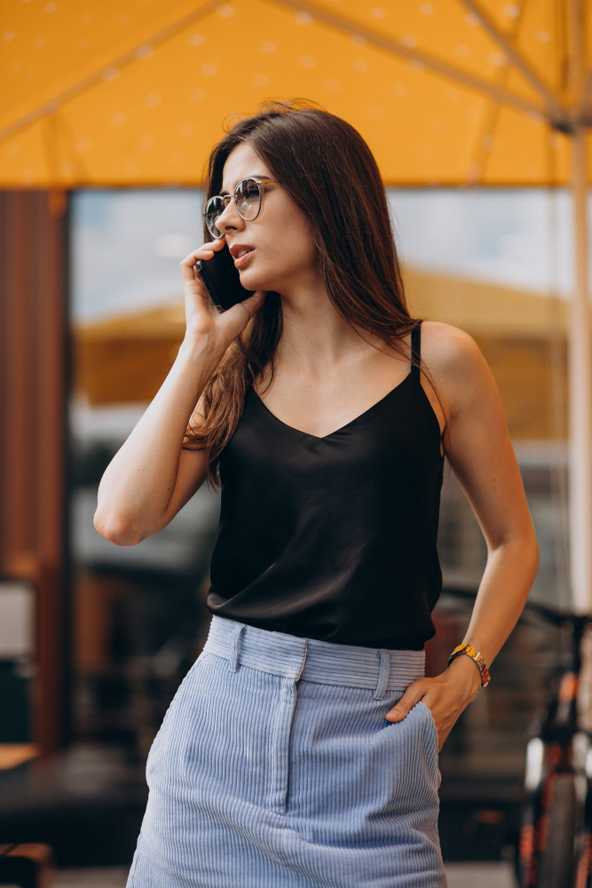 WOMAN